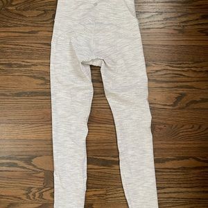 Lulu lemon align 25” Never Worn!!